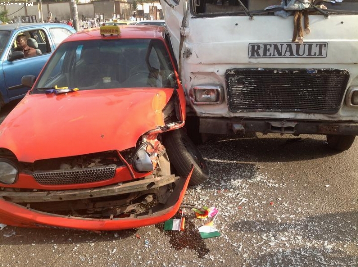 Faits divers-Côte d'Ivoire: Accident à Cocody plusieurs bles
