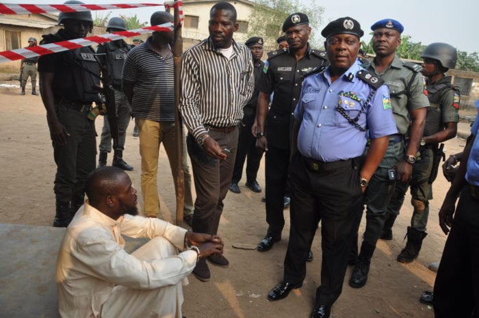 Faits Divers-Nigeria : Un homme et sa fille arrêtés avec des