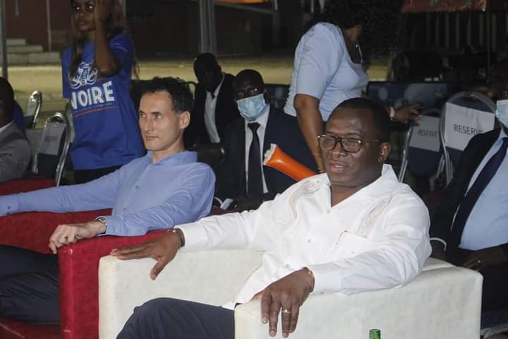 Village CAN du Palais des Sports de Treichville / Le Ministre Paulin Claude DANHO aux côtés du repré