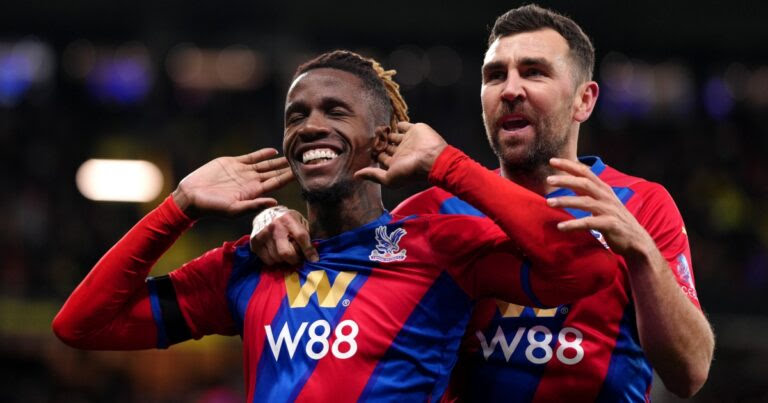 Football-Premier League : Zaha s'offre un doublé