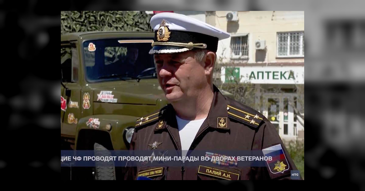 Conflit en Ukraine : Des centaines de Russes pleurent un officier de haut rang tué par les Ukrainie