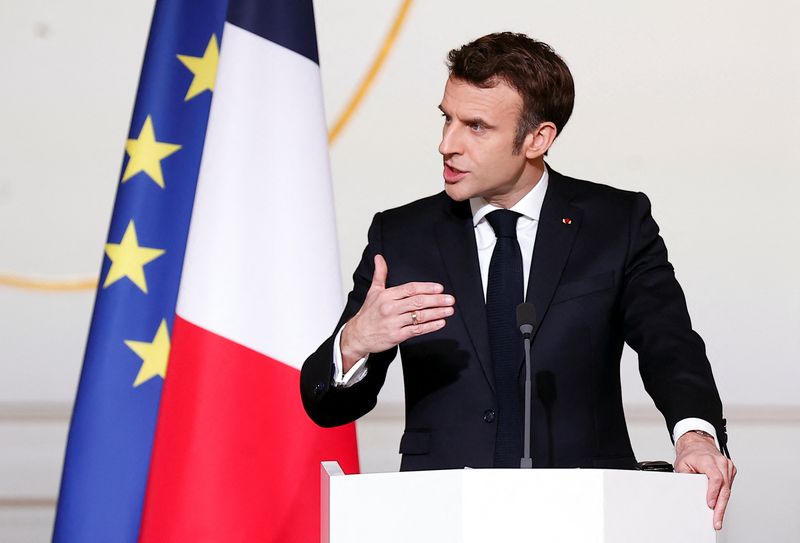 Macron juge la décision de Moscou de se concentrer sur l’est de l’Ukraine : ‘’C’est la traduction d’