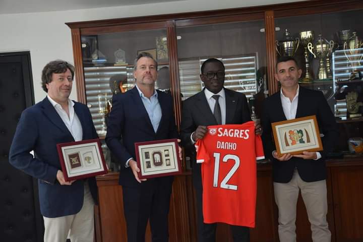 Création d'une académie de football à Abidjan/ Des responsables du Benfica FC chez le ministre Danho