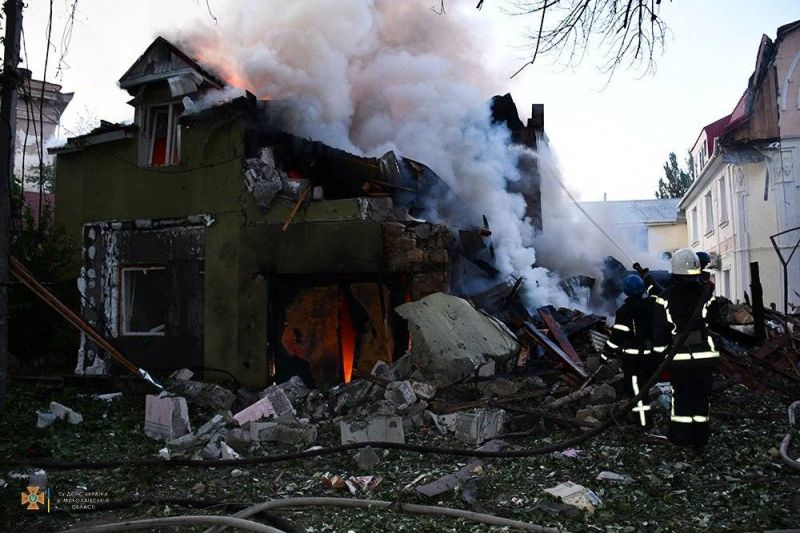 En riposte au bombardement sur Vinnytsia, l’Ukraine crache du feu sur 4 entrepôts de munitions de l’