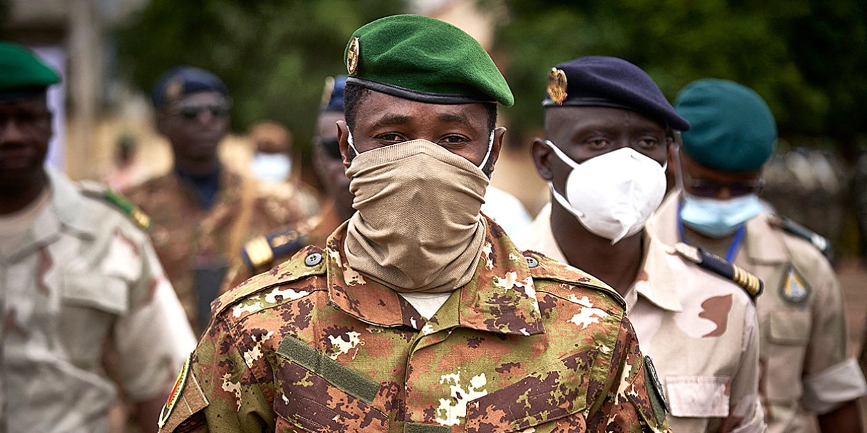 Transition au Mali: L'Algérie hausse le ton et réclame un retour 'à la légalité dans les meilleurs d