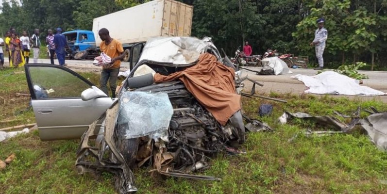 Axe Adzopé-Abidjan : Une collision entre deux voitures fait plusieurs morts
