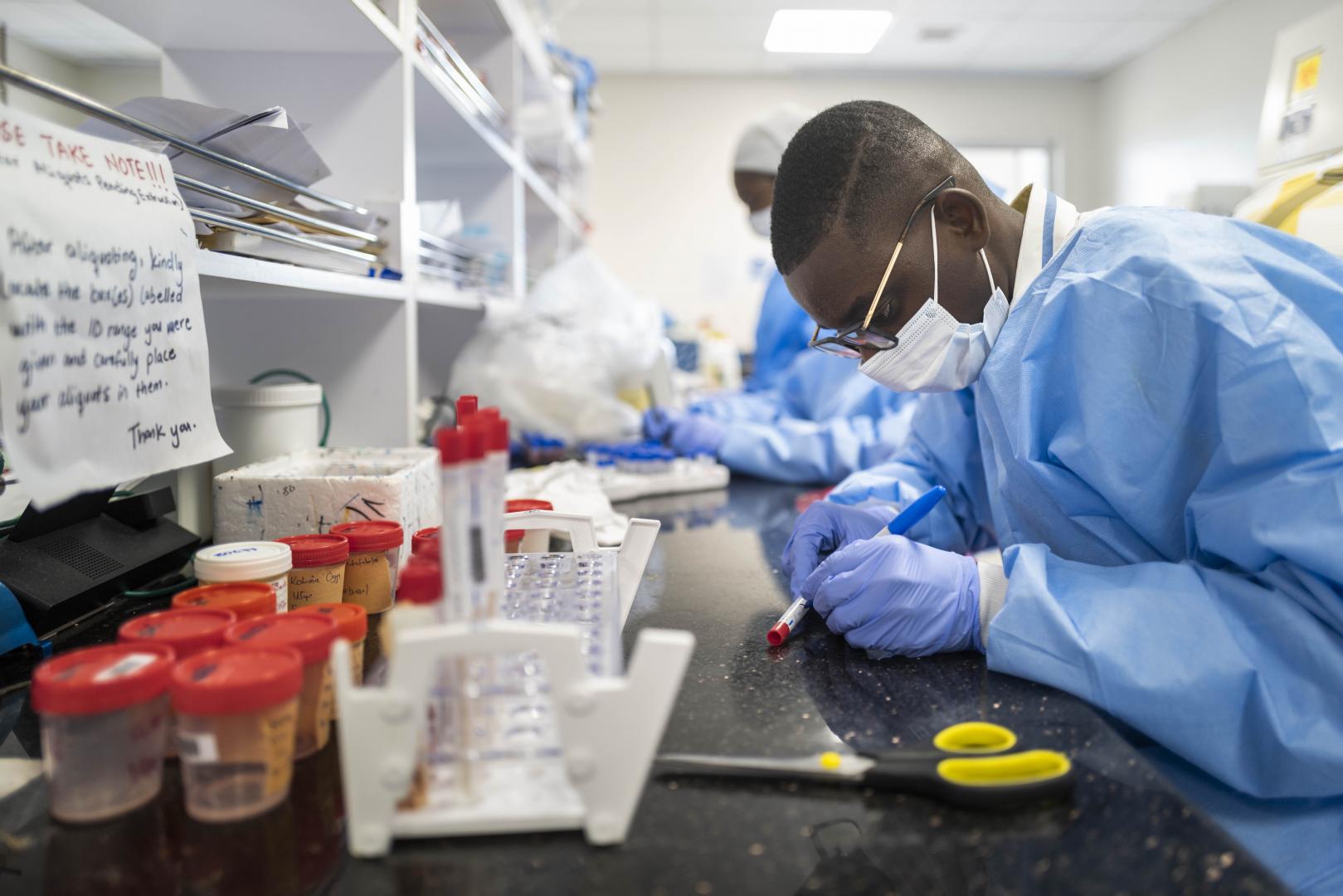 L’OMS lance un guide pour l’utilisation responsable des sciences de la vie