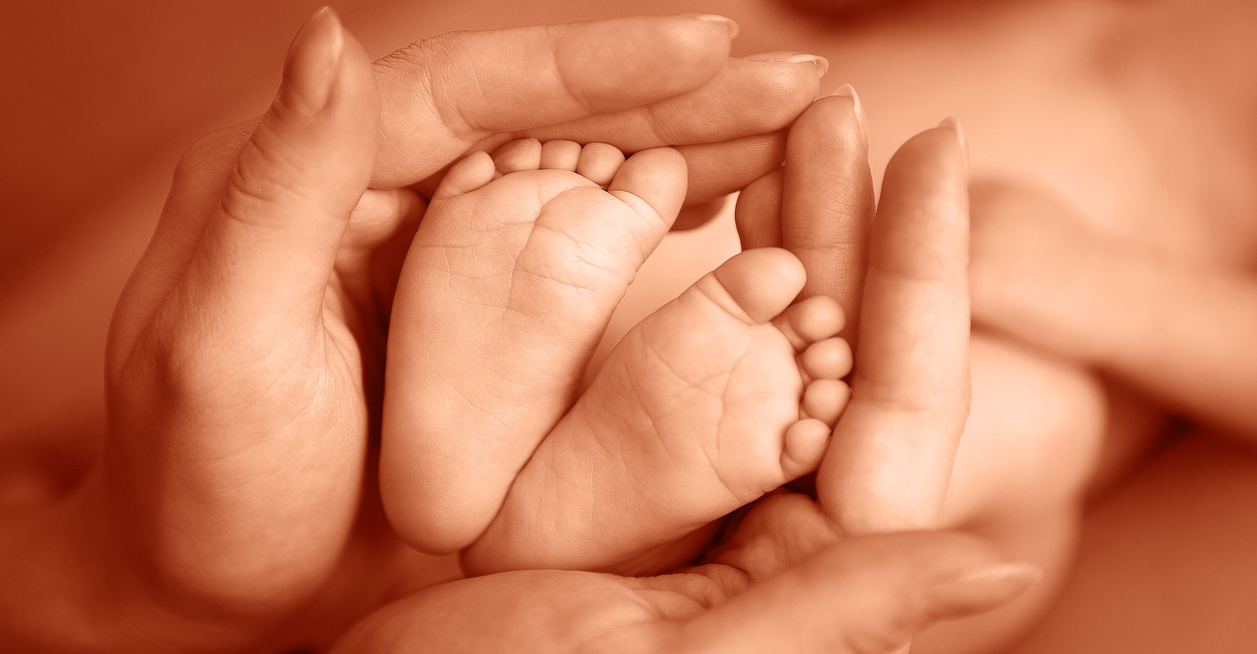 Incroyable : Une jeune fille donne naissance à des jumeaux de pères différents