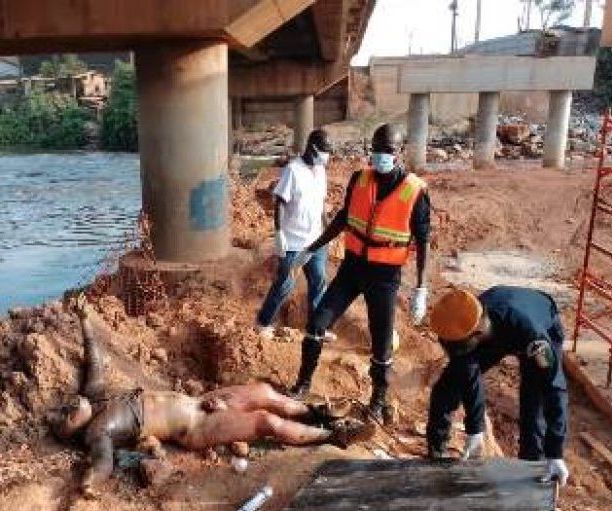 Découvertes récurrentes de corps humains dans le fleuve San-