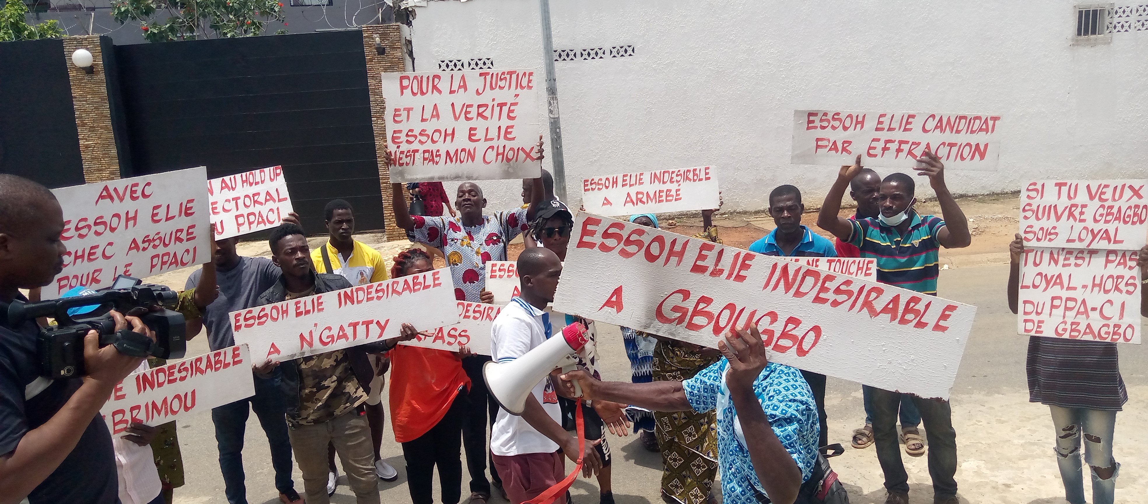 Des militants protestent contre le choix d'un candidat du Ppa-Ci. Ce qu'ils envisagent de faire