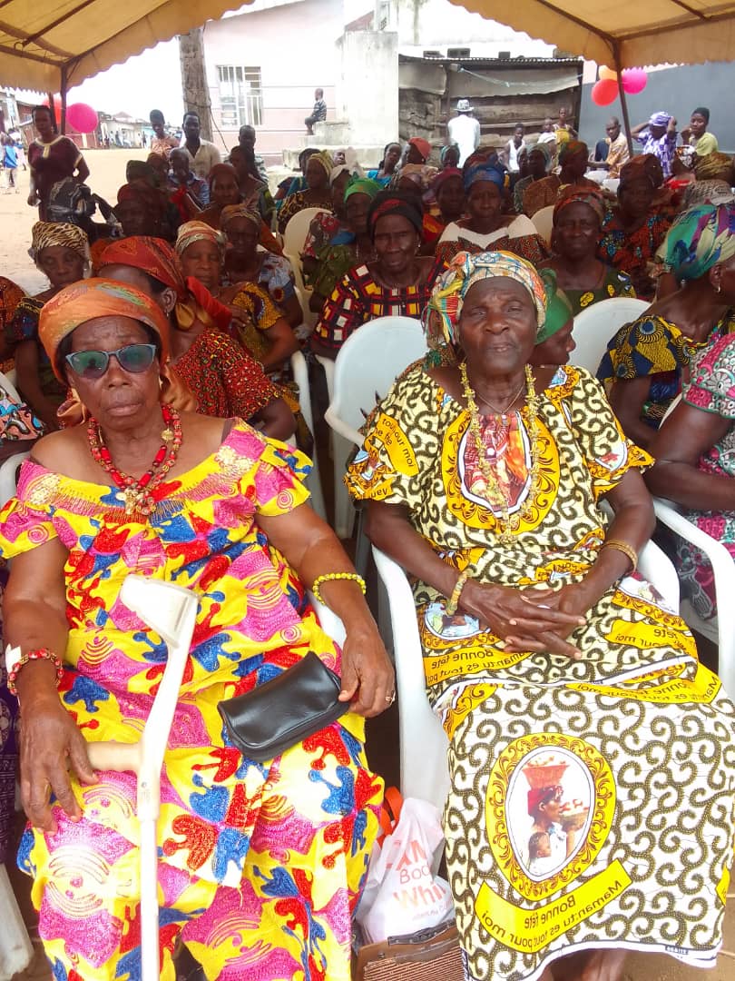 Fête des mères/ 180 femmes du 3 ème âge célébrées à Lopou
