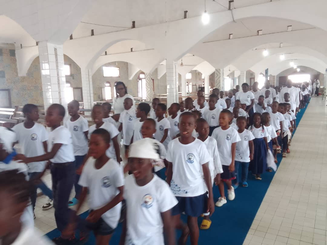Toukouzou Hozalem/ Plus de 10 mille élèves et étudiants déferlent au temple du prophète Papa Nouveau