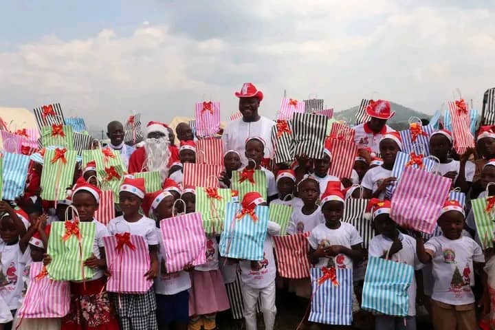 Biankouma/ Le secrétaire départemental du Rhdp offre un arbre de Noël à 13 villages