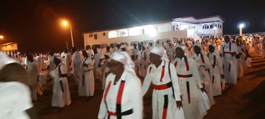 Marée humaine au temple Papa Nouveau de Toukouzou Hozalem/ D