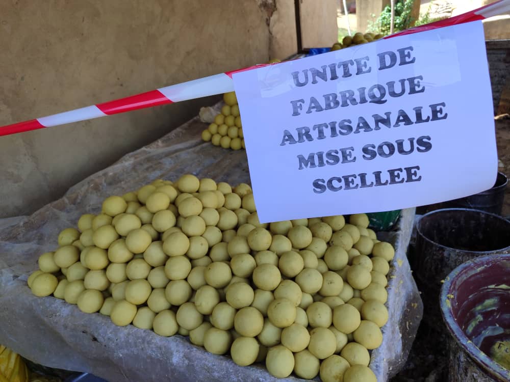 Fabrication et commercialisation frauduleuse de savon/ Plus