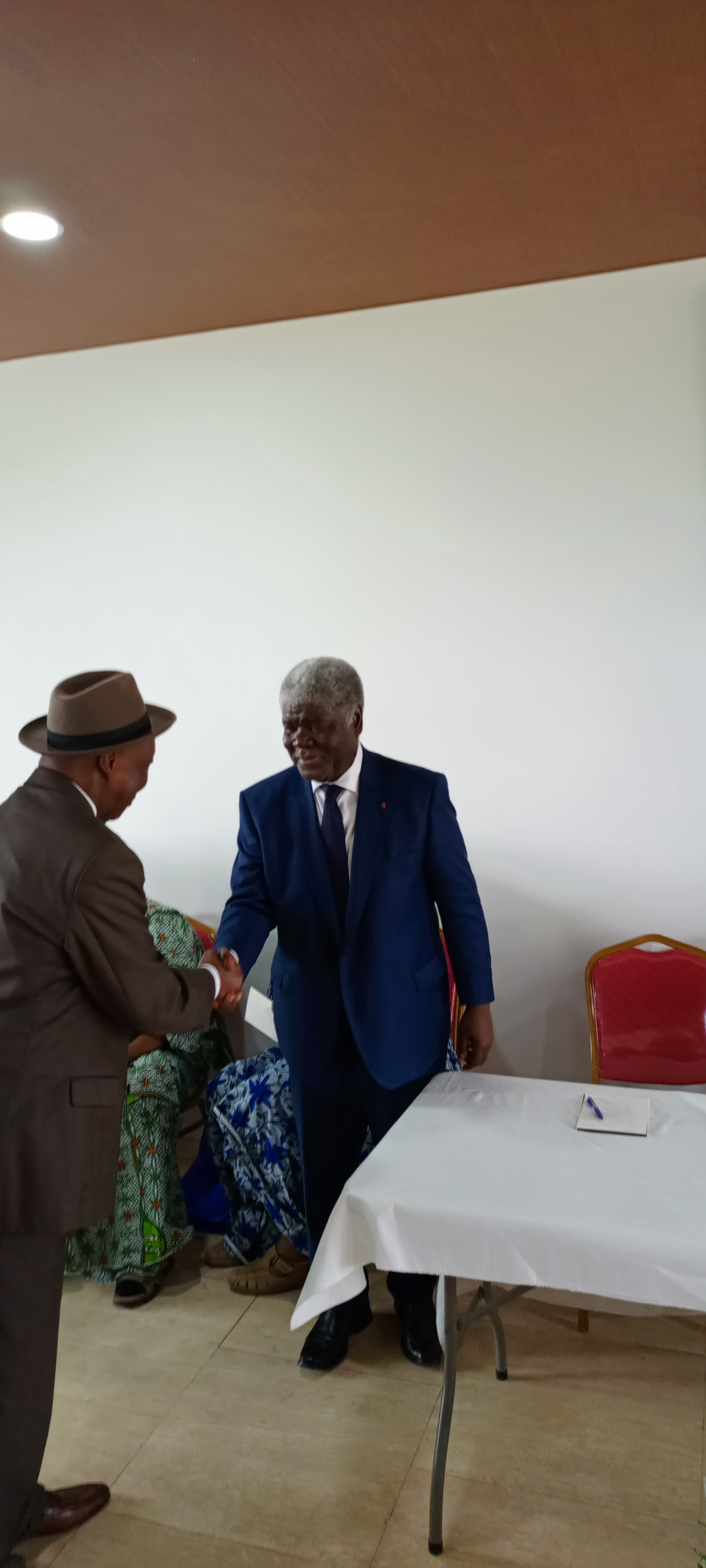 Journée d'hommage à Robert Beugré Mambé/ Les populations des