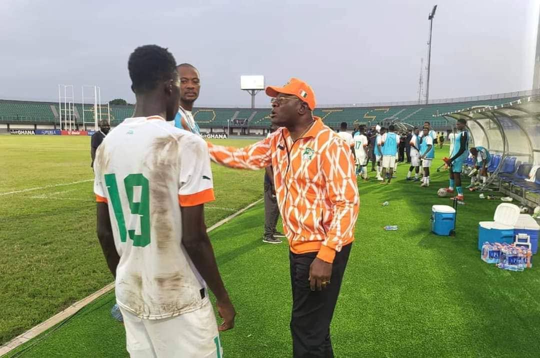 Tournoi qualificatif Can U17- Zone Ufoa-B/ Le ministre des sports Metch Silas aux côtés des Éléphant