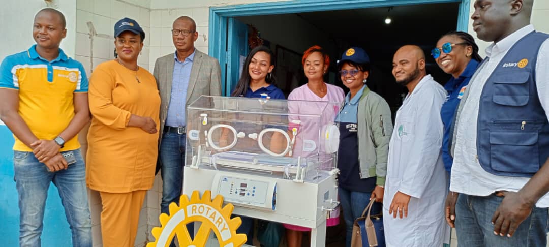Bienfaisance/ Rotary Séliame offre une couveuse et des lots de médicaments à Bingerville et Akouédo