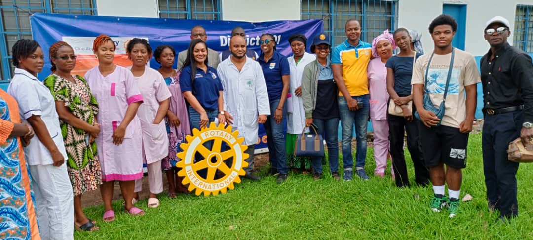 Bienfaisance/ Rotary Séliame offre une couveuse et des lots