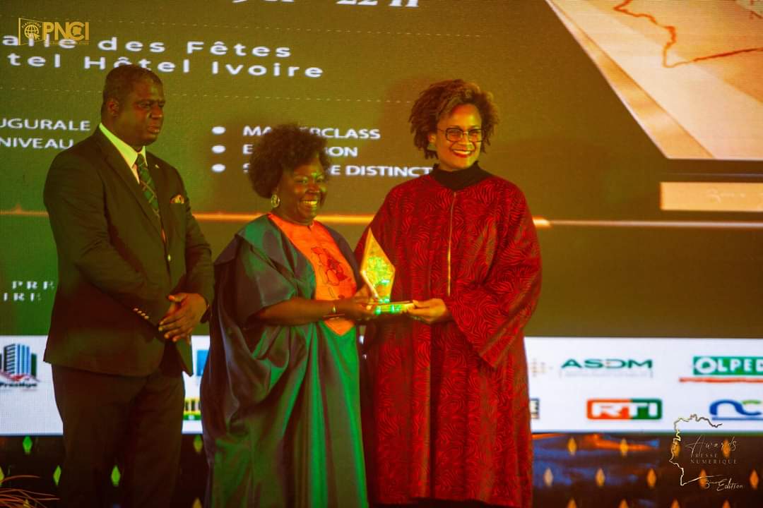 3 ème édition des Awards de la presse numérique/ L'ambassadeure, SeMme Jessica Davis Ba et les Usa à