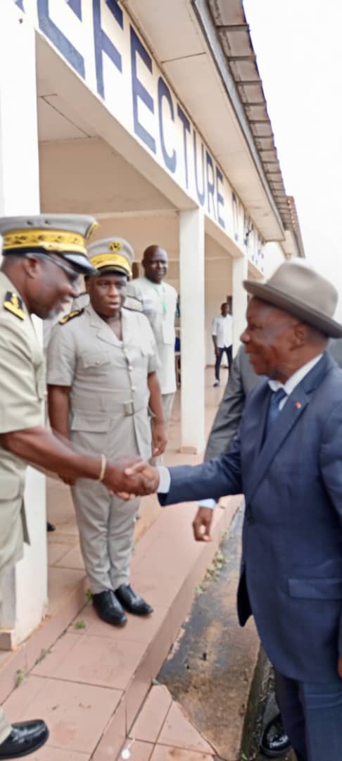 En visite à Akoupé, le ministre gouverneur Vincent Lohoues: "Toute la Côte d'Ivoire est en chantier
