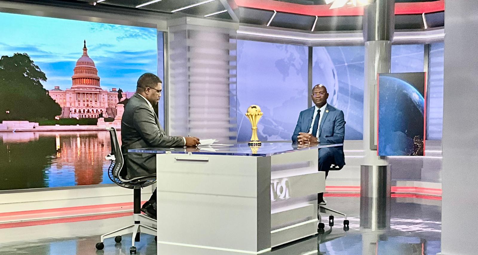 Sport/Le ministre des sports Metch Silas et le président de la Fif, Idriss Diallo aux USA avec le tr