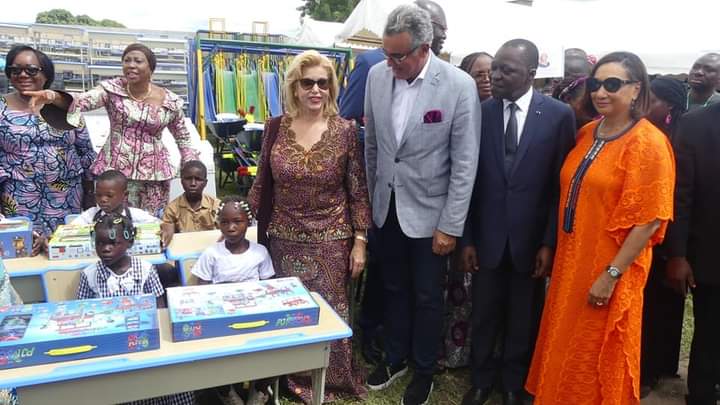 Bouaké/ La première dame offre 15000 kits scolaires et des équipements scolaires pour la rentrée 202