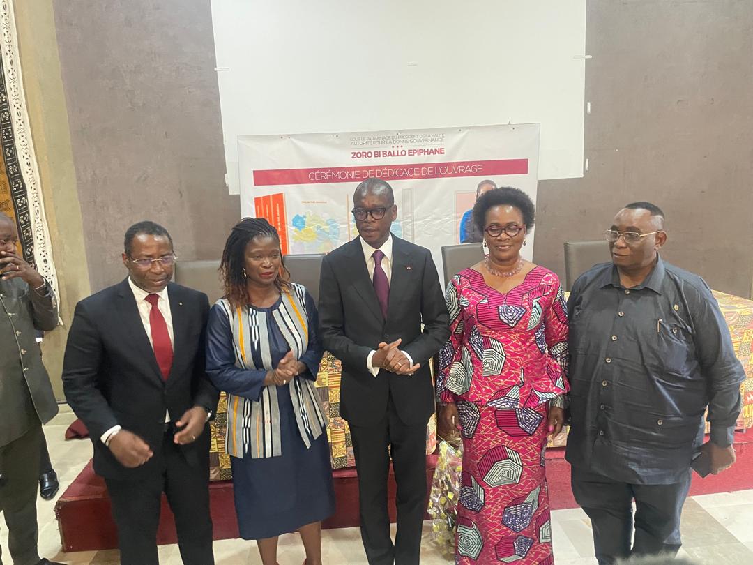 Littérature/"Regard sur une Côte d'Ivoire en pleine mutation "/ La journaliste Emeline Amangoua fait