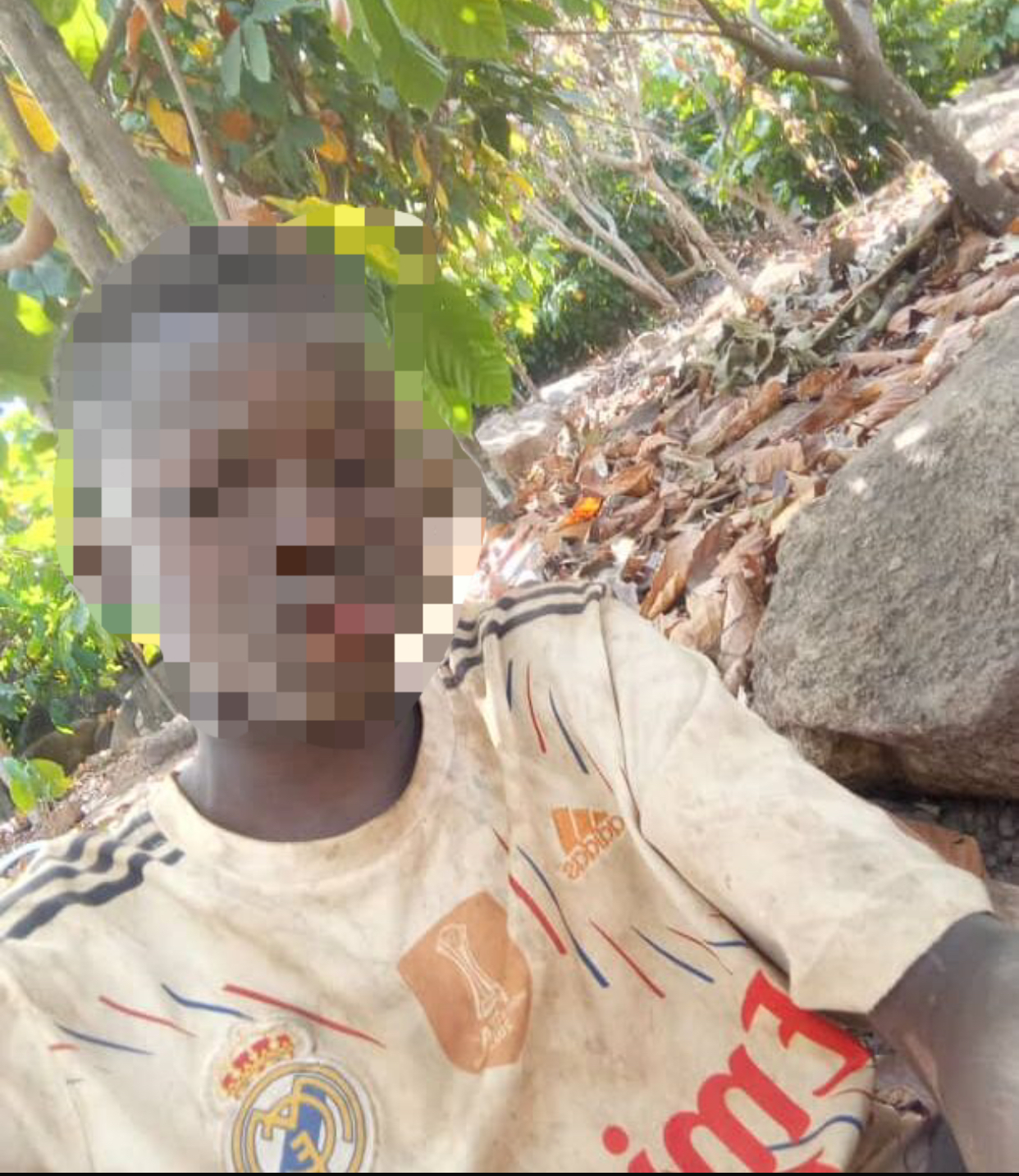 Man/ Découverte macabre/Le corps mutilé d'un adolescent retrouvé en pleines broussailles, ses organe