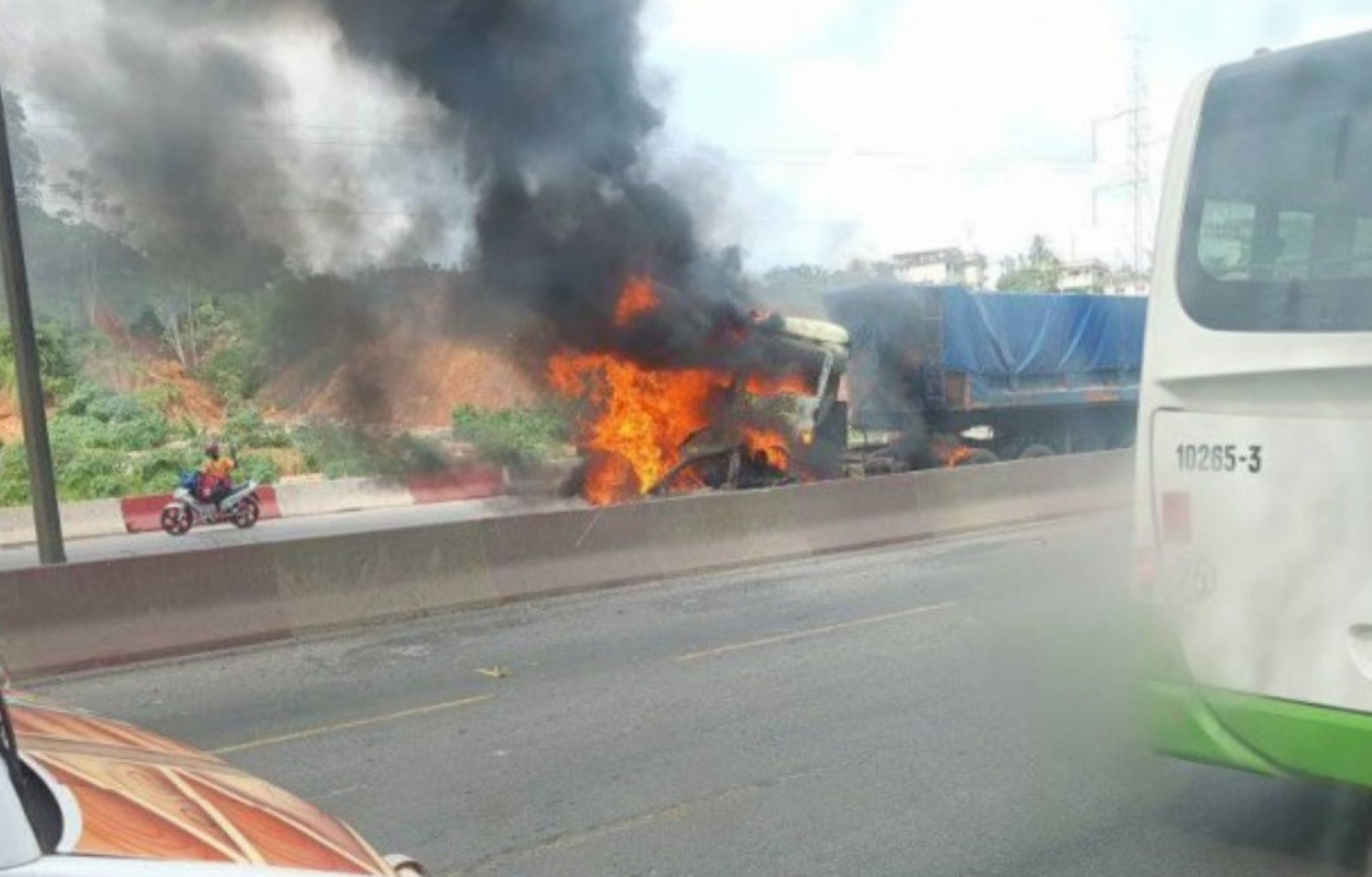 Horreur sur la voie express Yopougon-Adjamé/ Un carambolage fait 4 morts calcinés et 21 blessés