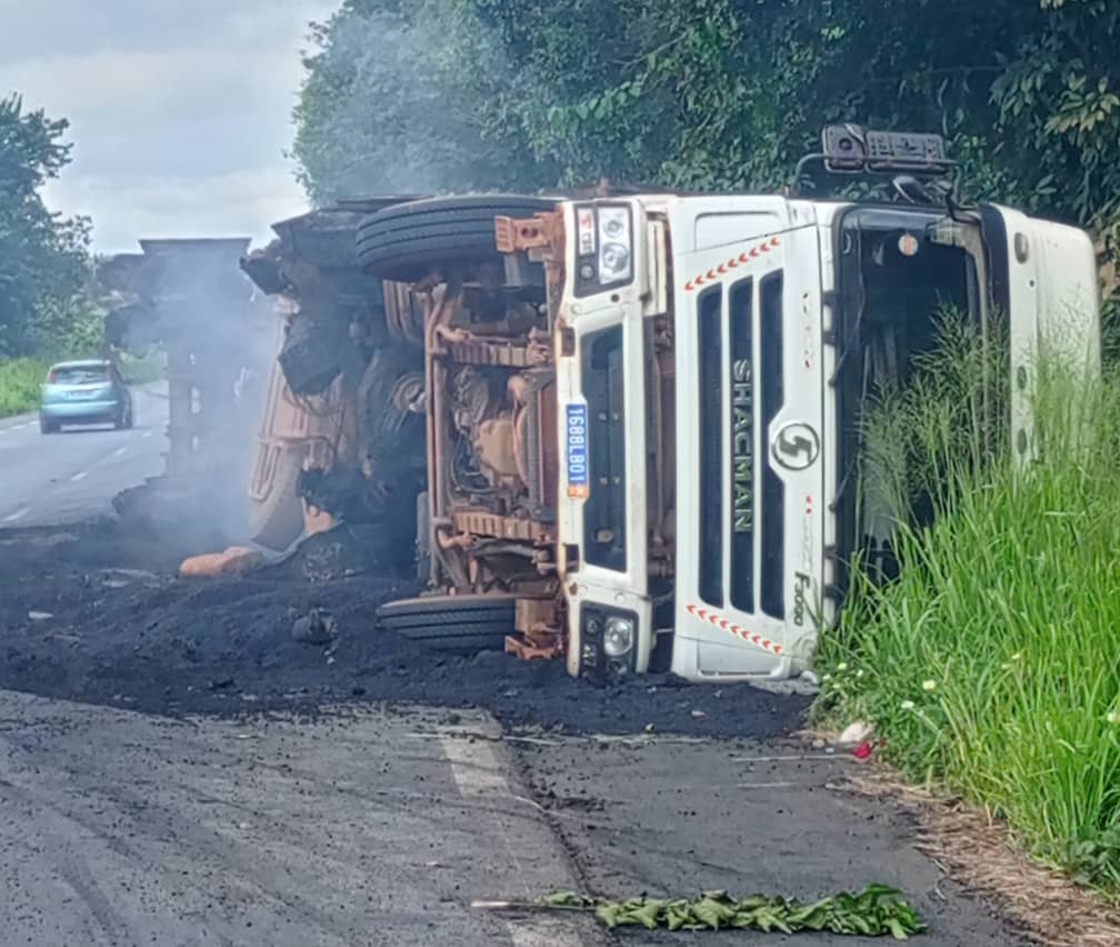 Dabou/ Plusieurs camions saccagés ou incendiés sur l'axe Dabou-San-Pedro par des individus non iden