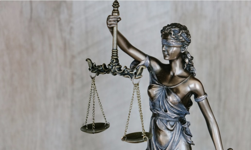 Justice ivoirienne : dossiers perdus, vies brisées — le dossier noir d'un système à reconstruire