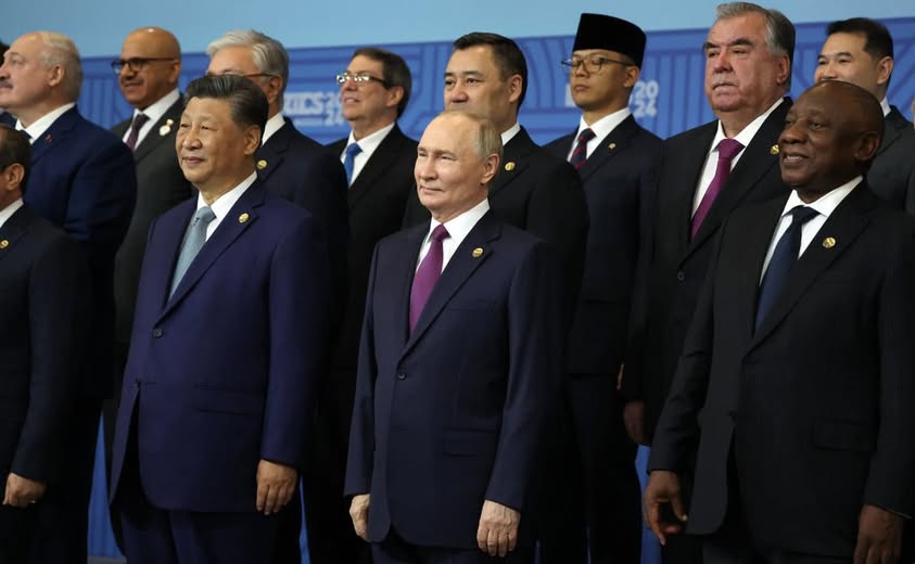 Le président russe Vladimir Poutine, présent à New Delhi pour le sommet des BRICS