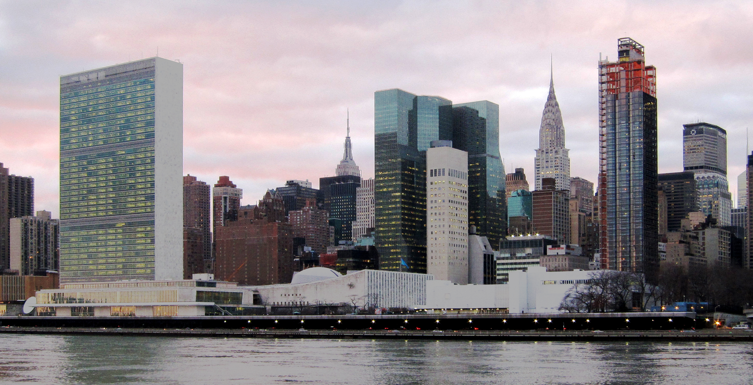 Vue du siège des Nations unies à New York, depuis Roosevelt Island